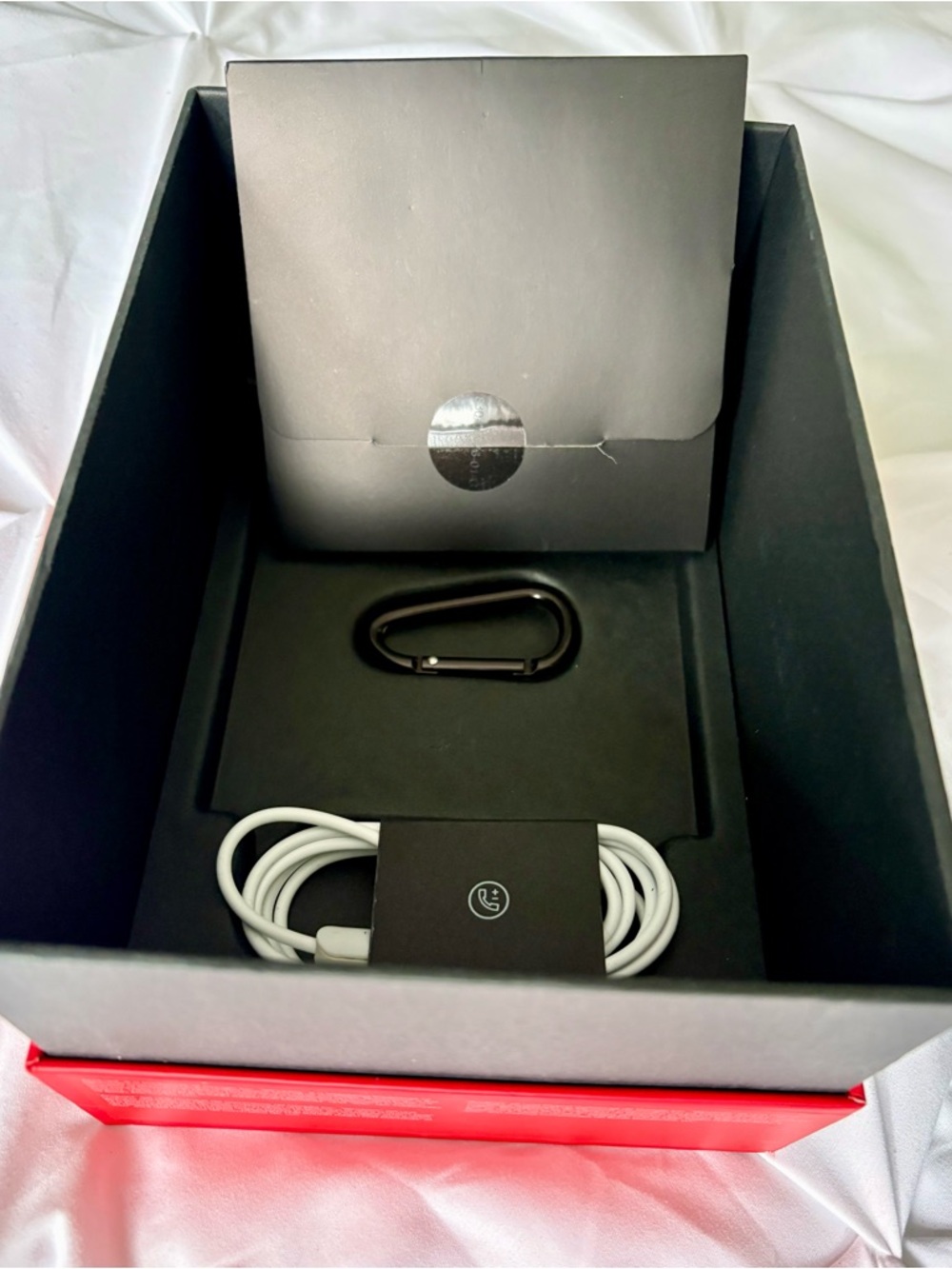 Beats by Dr Dre Solo2 On-Ear Headphones White Foldable RemoteTalk New Never Used - Picture 4 of 5